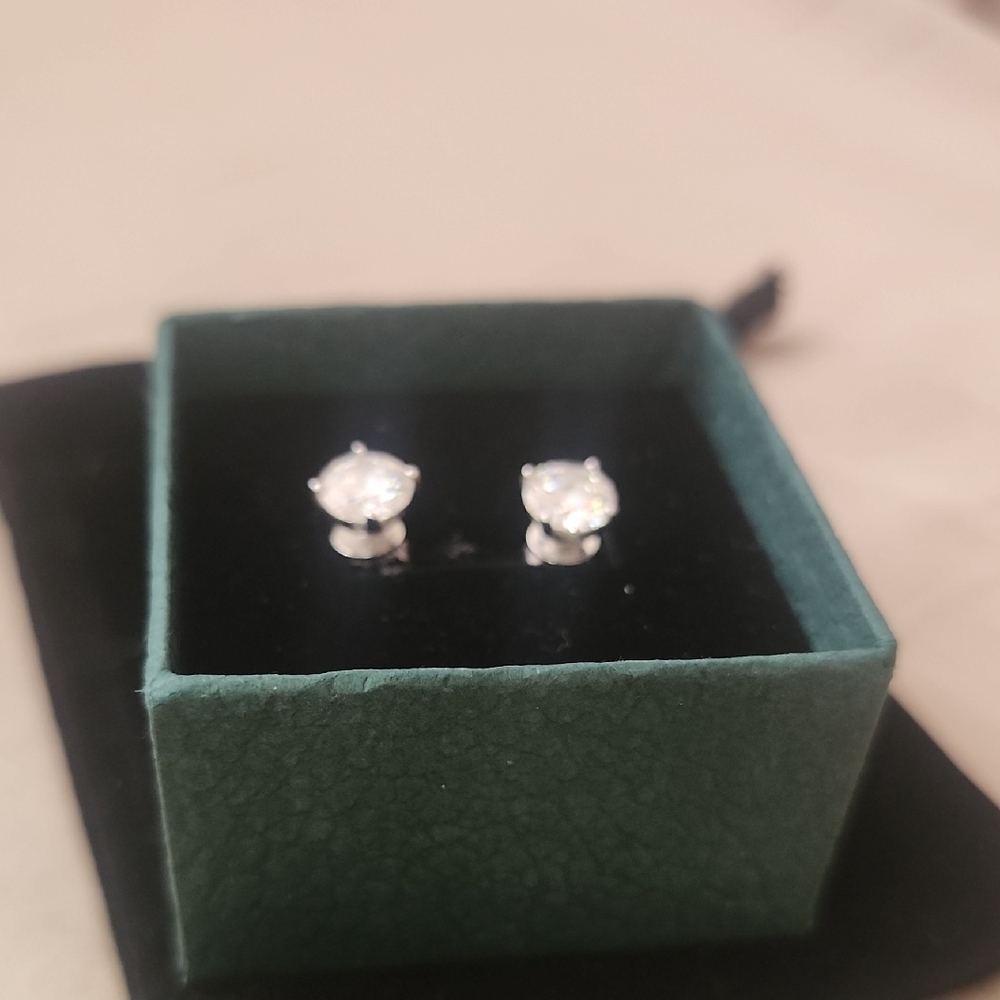 2 Ct Tw Moissanite 3 Prong Earrings